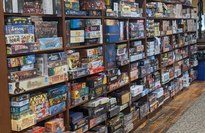 Tabletop Tycoon Starling games Victory point flying meeple everdell rock manor PolyHero Dice game library